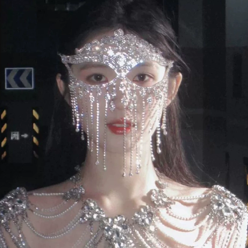 Европейский и американский взрывной сексуальный нишевой дизайн фата выпускной штанги с бриллиантами и кисточками маска маска сценический аксессуар