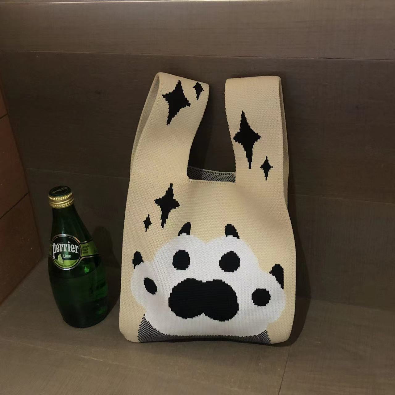 검은 고양이 발톱