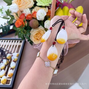 �½���Ȼ��z��һ����ƽ���۵�����ɫƽ������Ȧ����ë��朒��