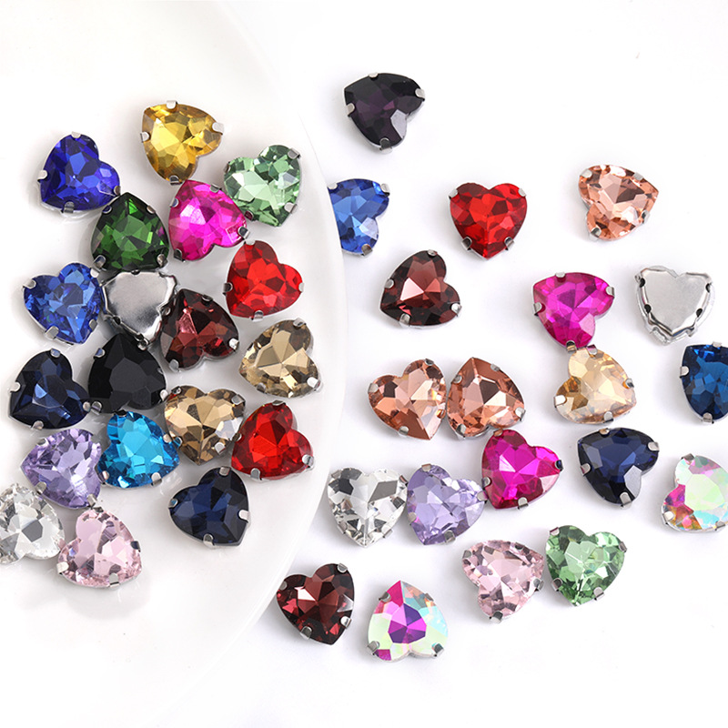 Amor garra diamante cosido a mano diamante con agujero diamante melocotón corazón cristal diamante DIY ropa collar hecho a mano material al por mayor