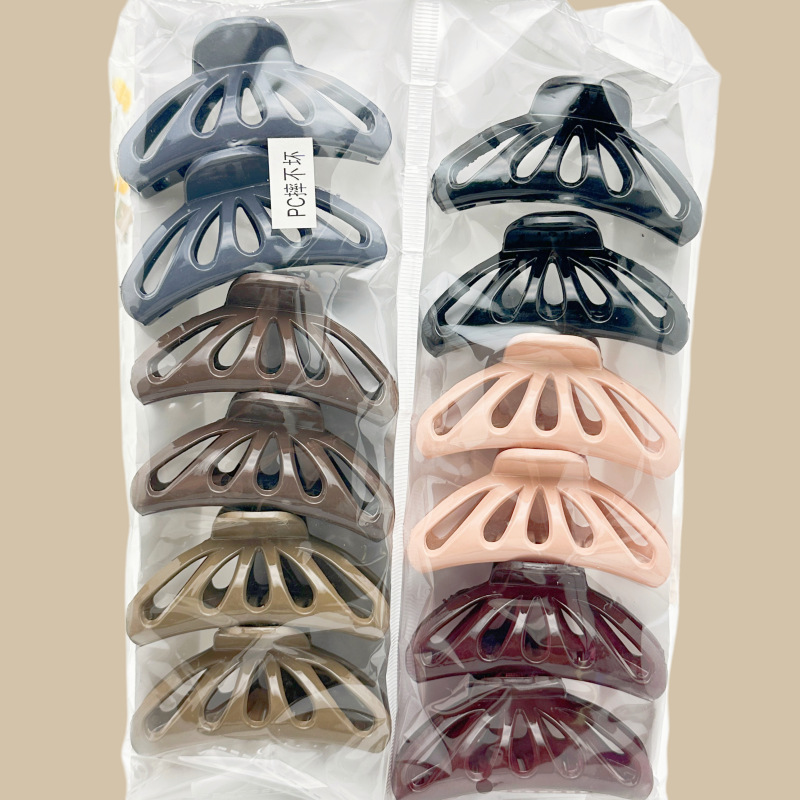 Pearl twist hair clip with plastic embellishment women's Korean side clip Korean style individually packaged pastoral two-yuan store accessories