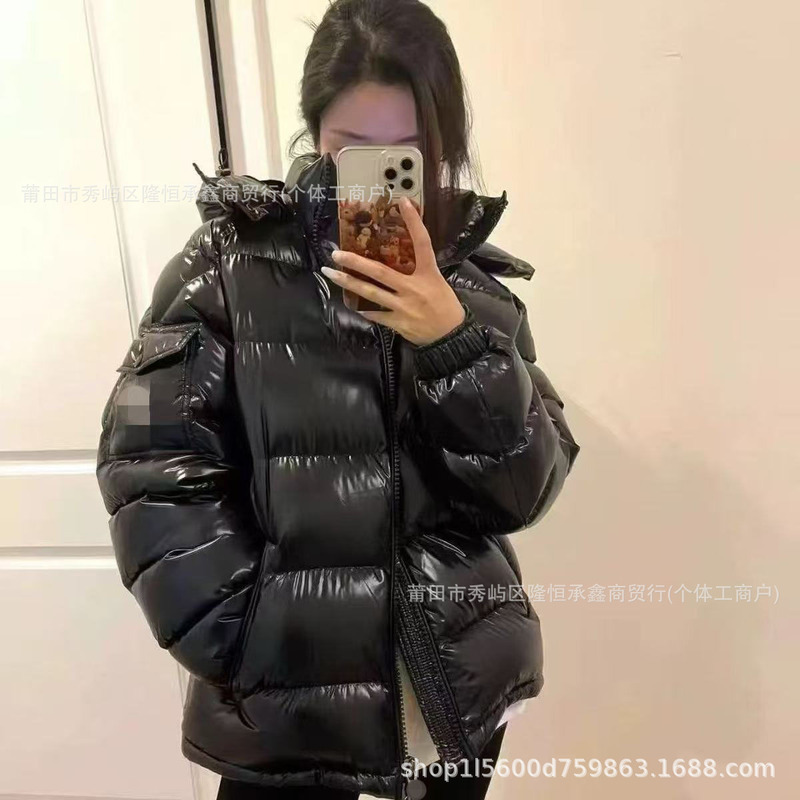 2026 Moncler Maya 70th Anniversary Autumn/Winter New Collection: Versatile, Stand-Collar, Hooded Casual Down Jacket for Couples 2026 Moncler Maya 70th Anniversary Autumn/Winter New Collection: Versatile, Stand-Collar, Hooded Casual Down Jacket for Couples