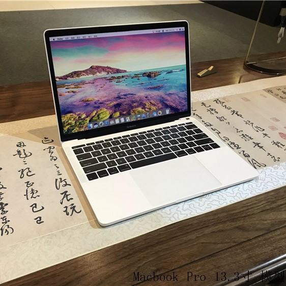 프로모션 모델 13inch 화이트 컬러 스크린