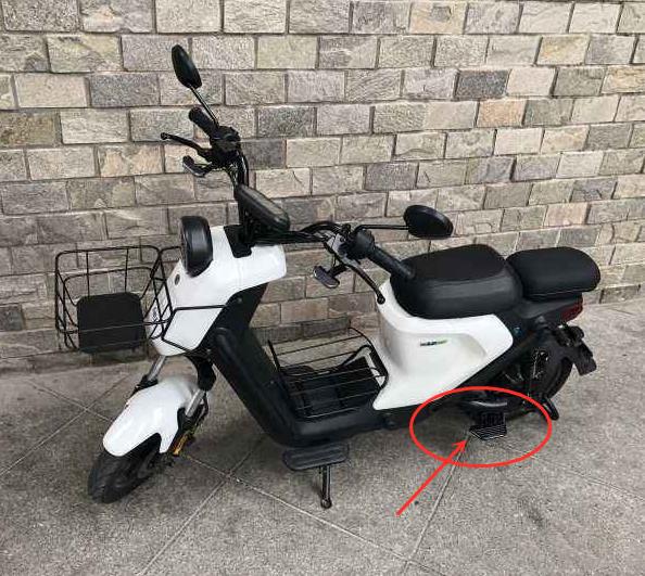 Universal Folding Rebound Retractable Rear Pedals for Niu Electric Scooter U1 U1B U1C Us U10 U10B