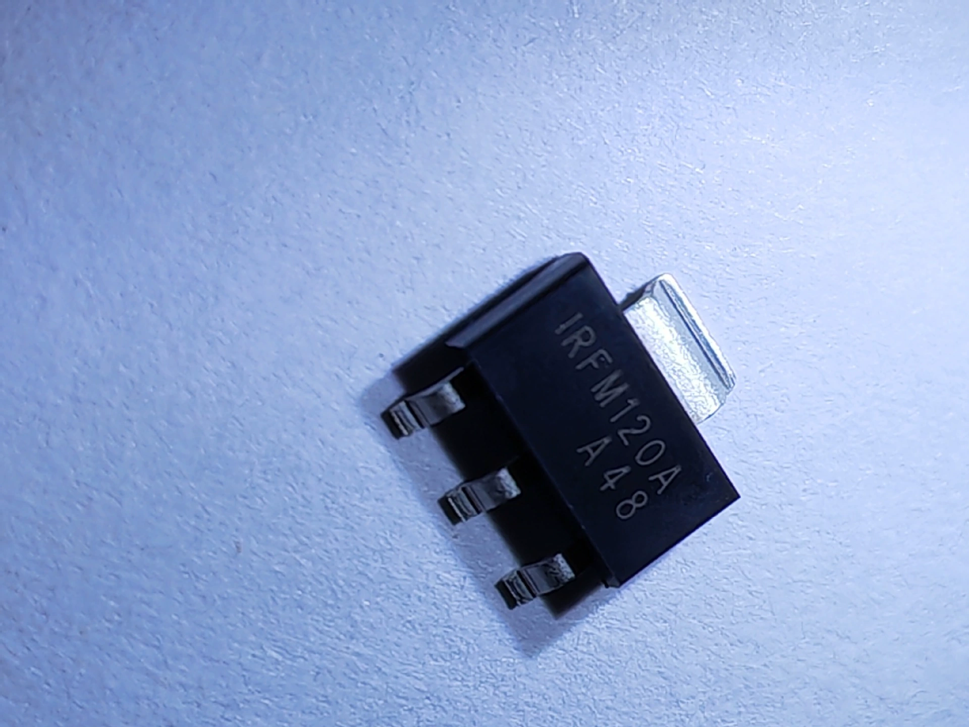IRFM120A — MOS полевой транзистор N-канала, 100В, 2.3А