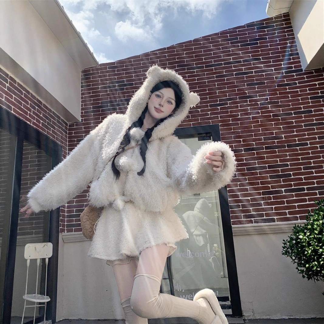 冬季新款软妹套装小熊耳朵毛绒绒保暖连帽外套软糯显瘦半身短裙女