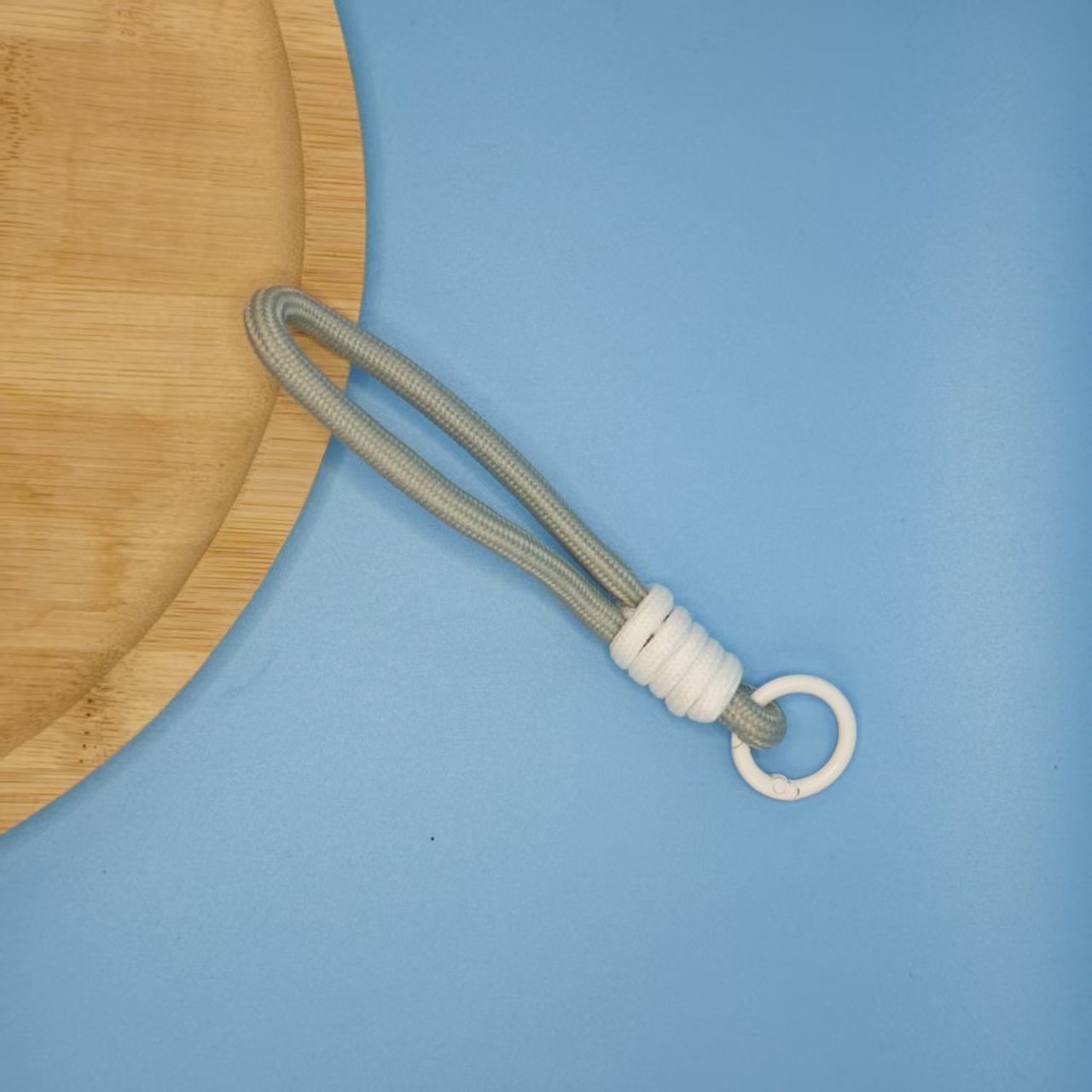 회색 흰색 매듭