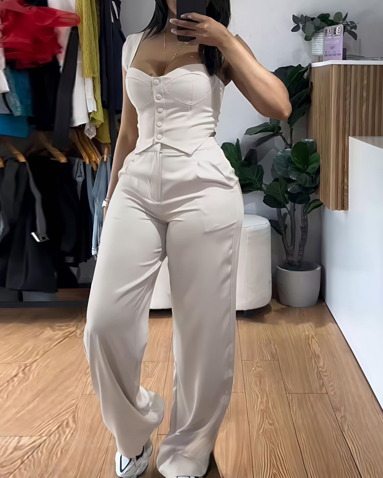 Elegante completo donna con canotta e pantaloni a gamba larga autunno_voghion.com