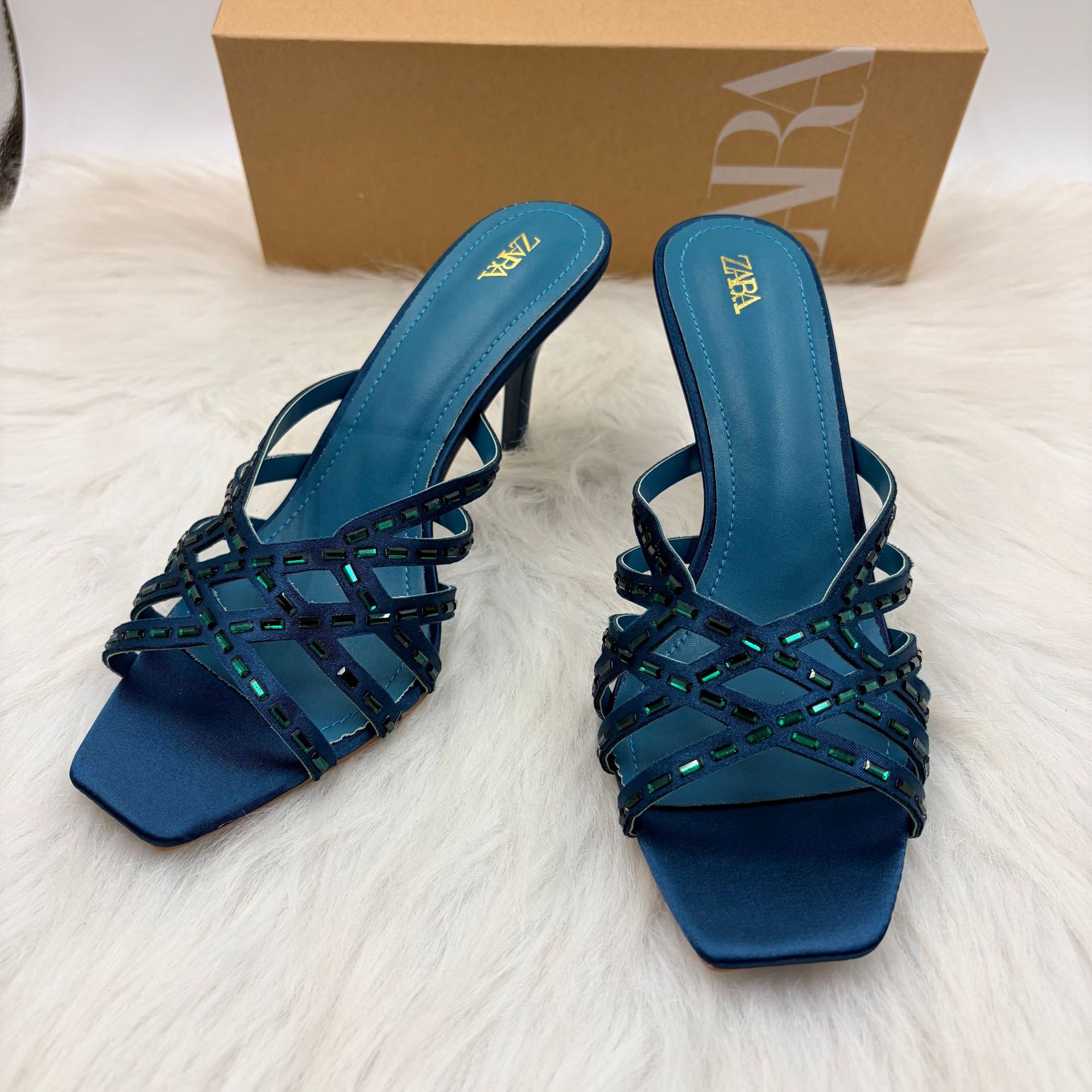 2026 spring/summer French women's shoes with rhinestone decoration, exposed heels, high-heeled sandals, square toe straight slippers, hollowed out French style