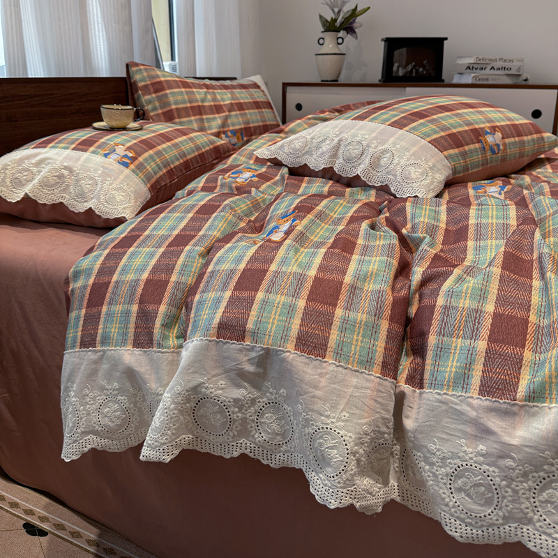Vintage Cotton Bedding Four Piece Set With Lace Trim And Sheets_voghion.com