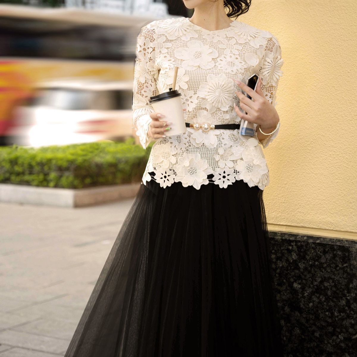 越南小众套装设计师2024春季新款长袖优雅蕾丝钩花上衣网纱裙1520