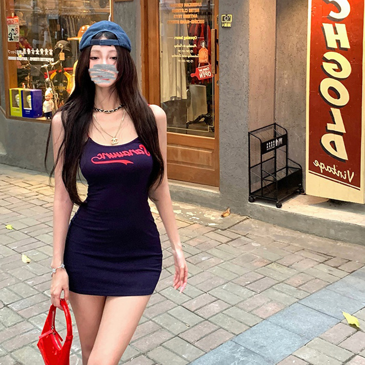 小柄な女性向けのスリムなレトロサスペンダードレス、夏のプリントヒップカバーショートスカート、新しいアメリカンスタイルのウエストデザイン|undefined