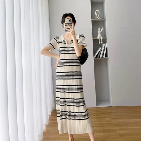 Summer knitted elastic dress for pregnant, bright catchy style, fitted