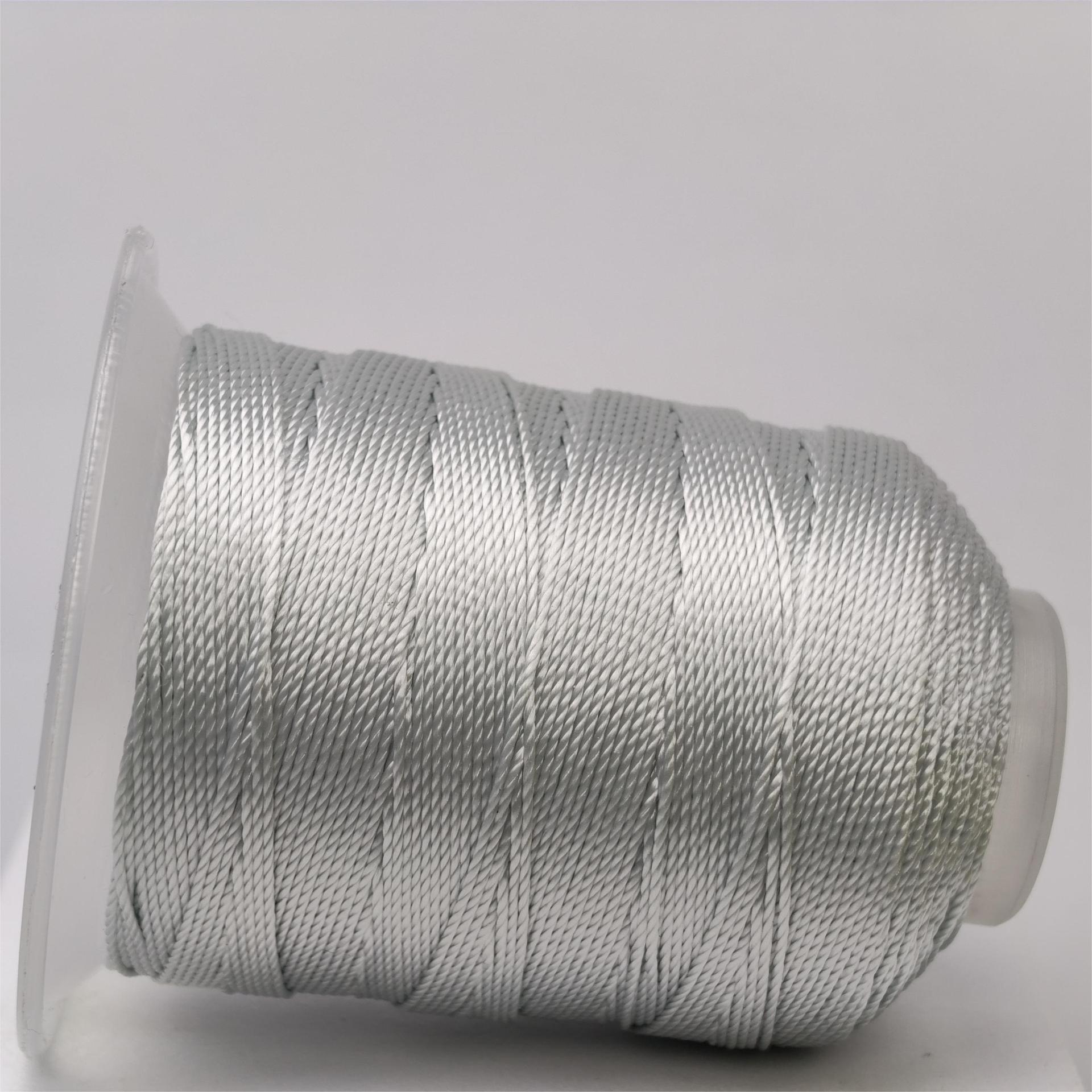 772*18 가닥 회색과 흰색