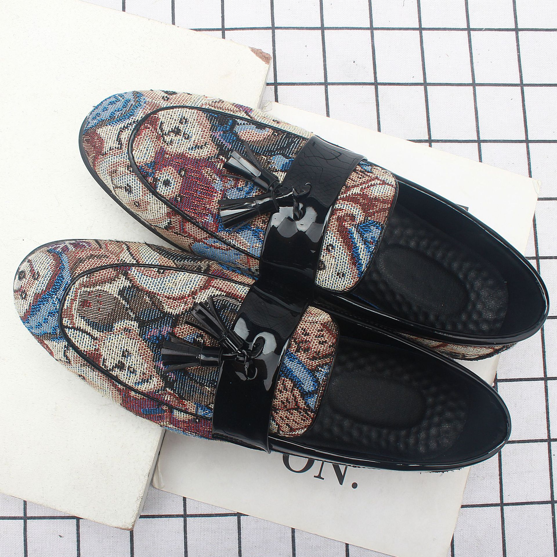 �羳��Ь����ͨ����Ь�׽���������һ�ŵ�����ƤЬ1300