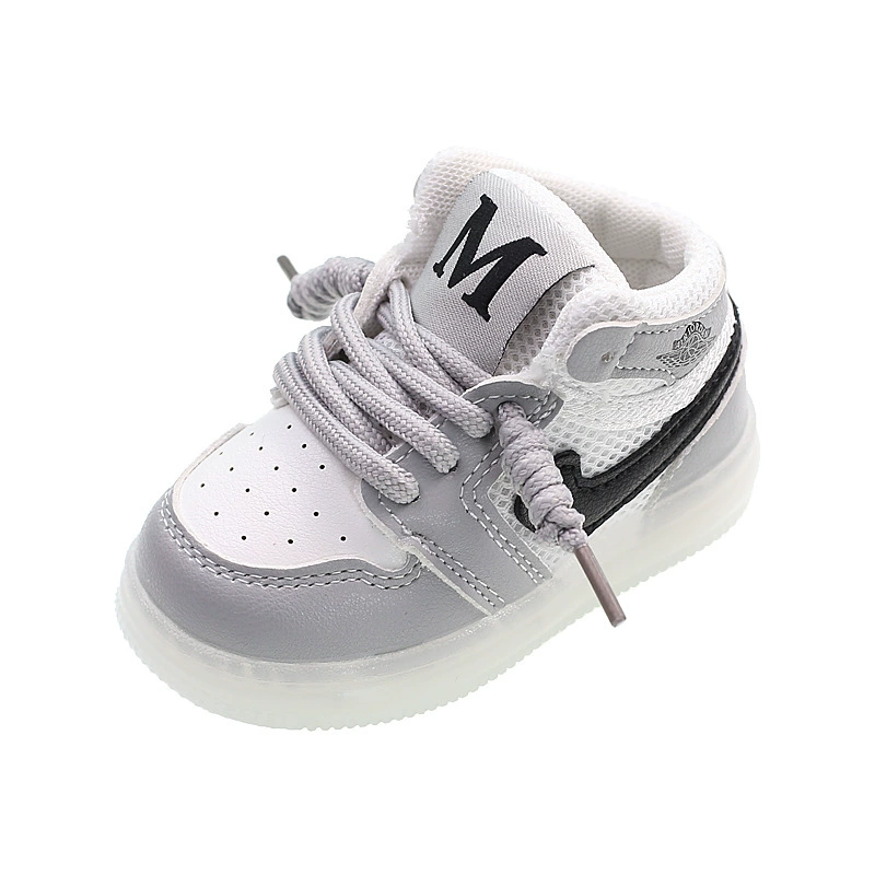 Lighting baby shoes for girls, breathable mesh shoes for sports shoes, board shoes, soft sole baby toddler shoes 1-3 years old 0 spring and autumn
