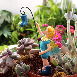 Cross-border new European and American micro landscape resin decoration shoes flower fairy garden balcony Moss bonsai decoration plug-in