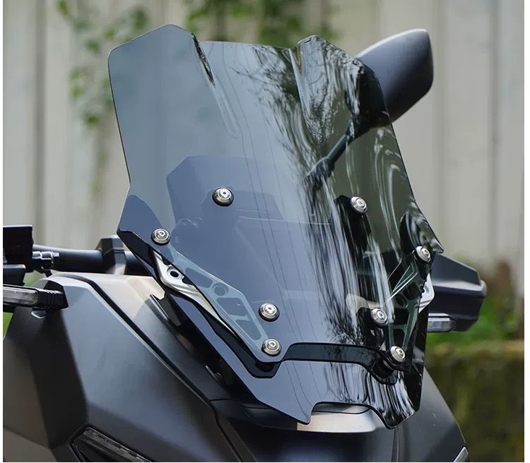 Suitable for the modification of the front windshield of the Sundiro Honda NS150XC into a thickened racing-style low windshield accessory