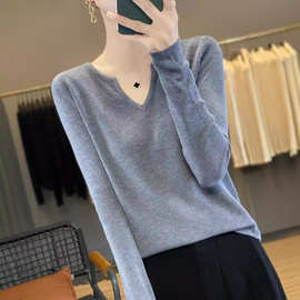 设计感V领精纺羊毛修身显瘦打底衫秋冬新款纯色时尚针织薄毛衣女
