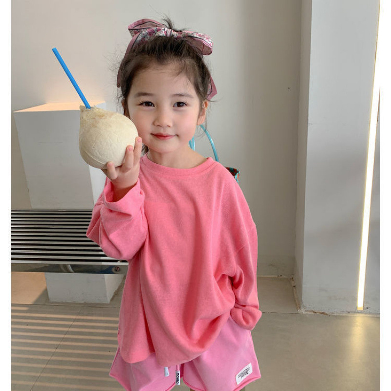 분홍색의 얇은 반투명