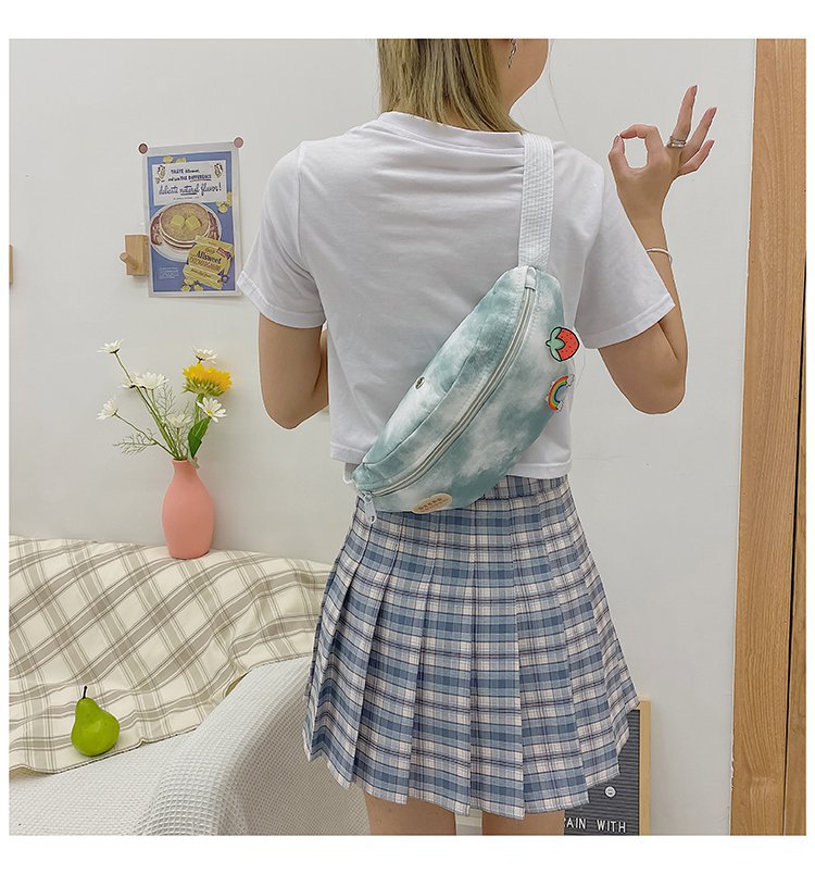 The 2024 new style of Japanese Harajuku trendy single-shoulder bag, a unique tie-dyed girl's chest bag, is fashionable and versatile. It's a single-shoulder crossbody bag undefined