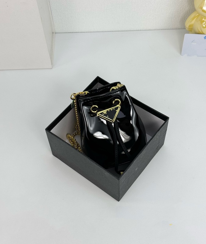 新しいバッグ 2025 新しいかわいいホットスタイルバケットバッグ光沢のあるプリンセスアクセサリー口紅メッセンジャーバッグ|undefined