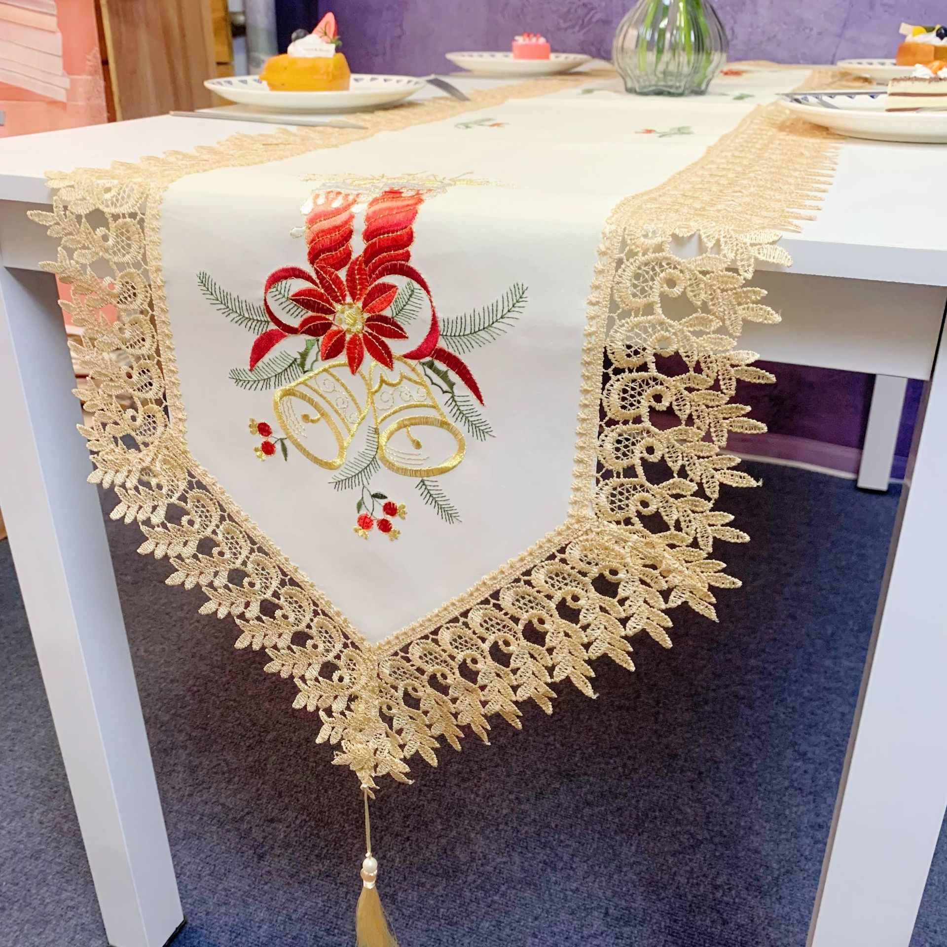 Comercio exterior transfronterizo bandera de mesa de Navidad vela de encaje campanas de viento decoración festiva tela de poliéster larga tela de mesa