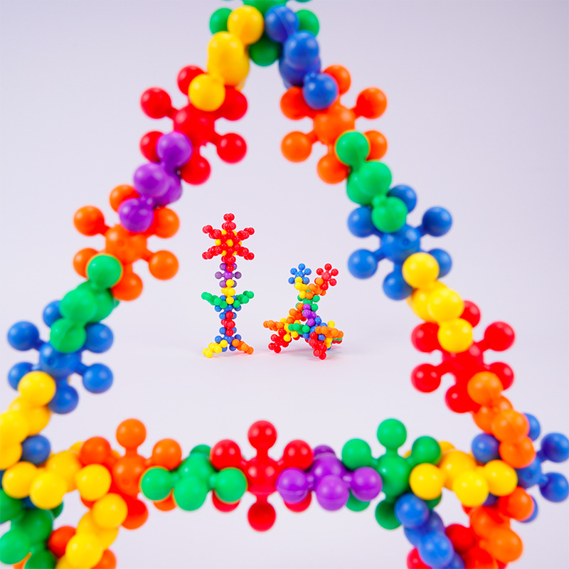 Bloqueo de ciruela esférico sensorial de los niños mano-ojo coordinación de inserción y inserción giratoria área de construcción de jardín de infantes juguete de ensamblaje inteligente