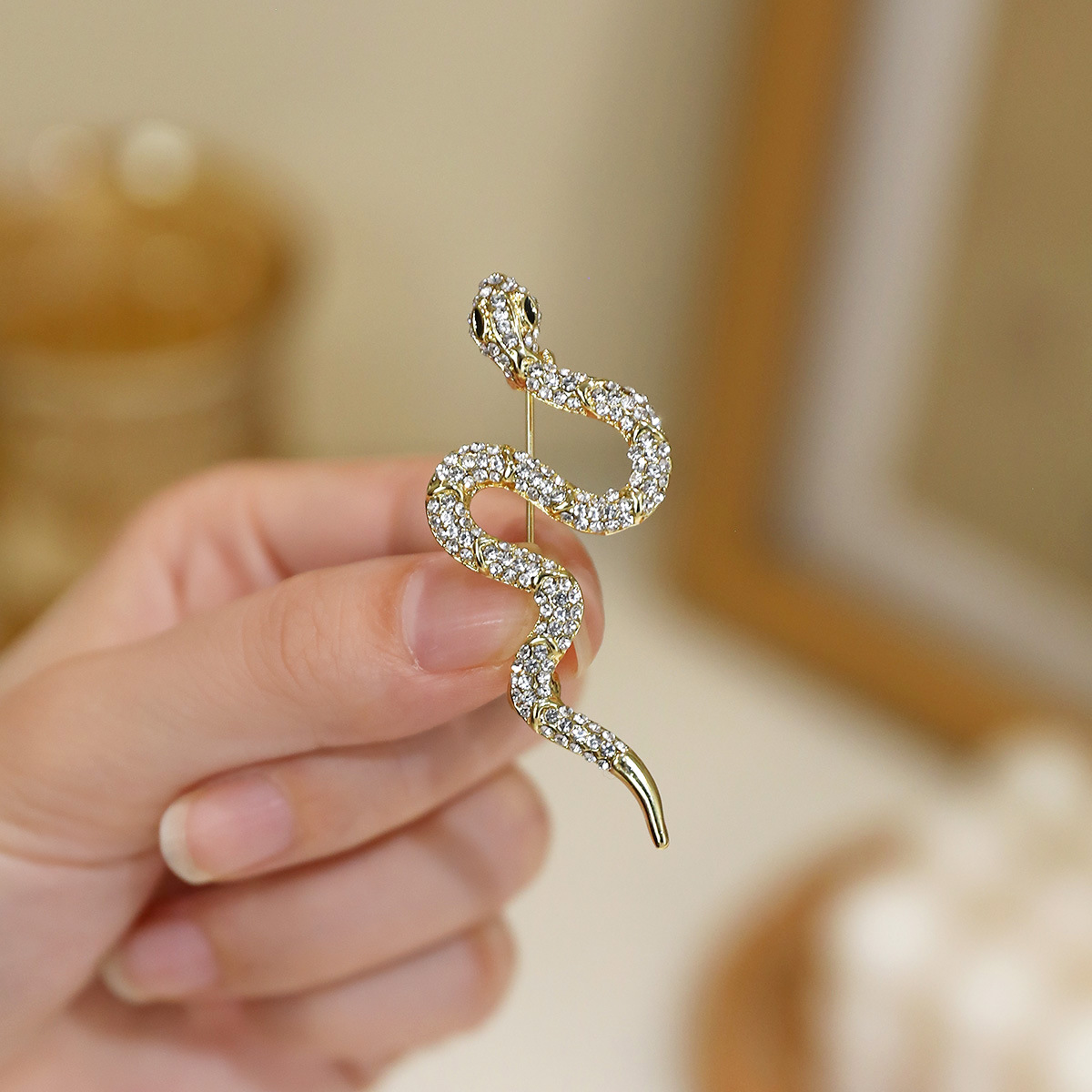 2025 nuevo broche de Año de la Serpiente conmemorativo de este año de la vida serpiente espiritual ofrecen emblema de dibujos animados broche de Año Nuevo accesorios de lujo ligero image 17