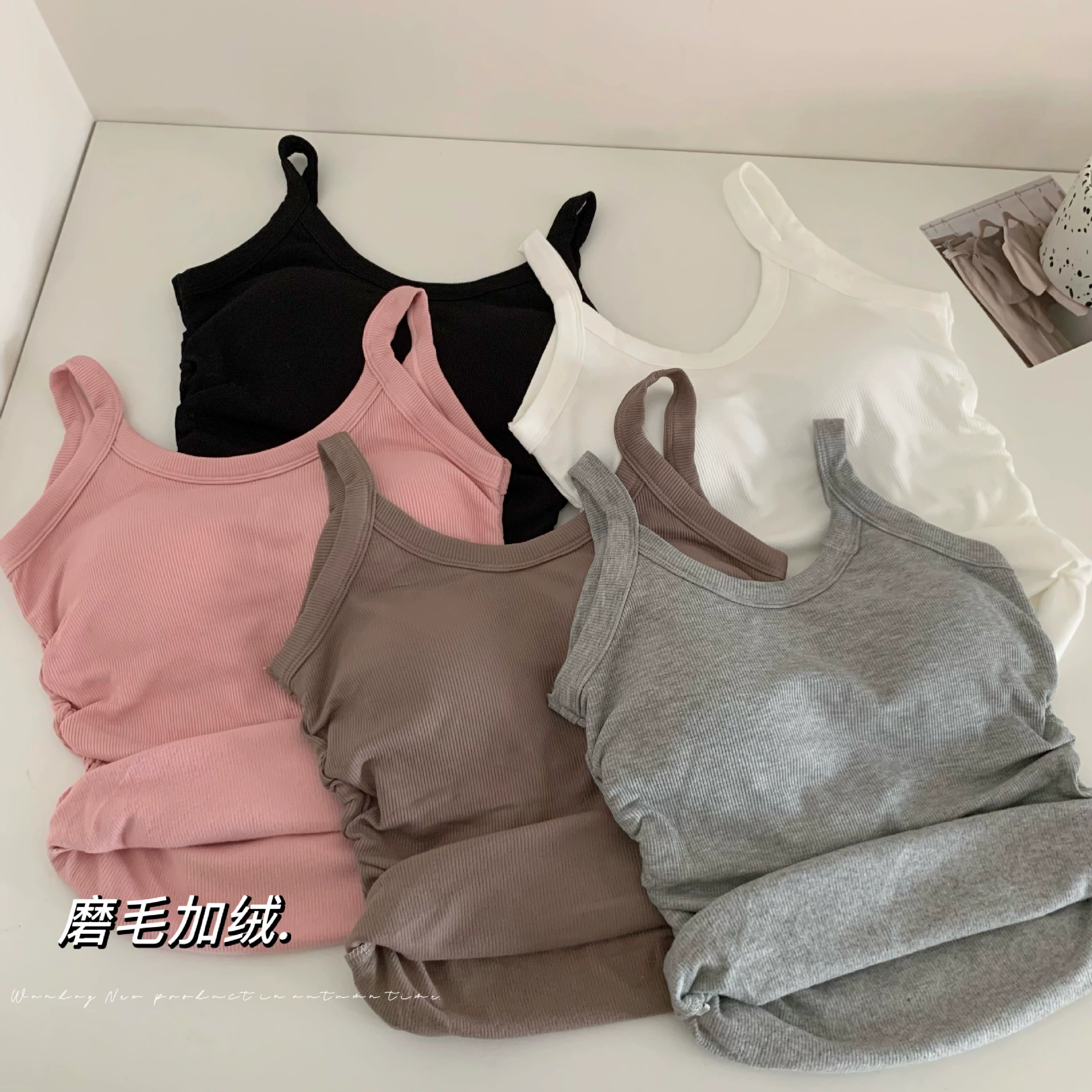 Топ-майка из велюра с подкладкой, one-size (80–130 цзинь), с чашками и поддержкой спины