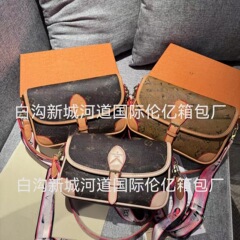 国境を越えた新しい古い花の棒のシングル肩の女性の腋の下の郵便バッグに合わせてファッションの流れが斜めに女性バッグの対外貿易にまたがっている