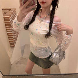 季紧身修身印花新款长袖T恤女显瘦显瘦一字肩上衣夏气质甜美星星
