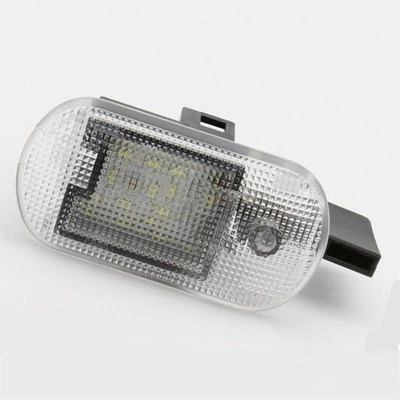 Suitable for Volkswagen Beetle 02-05, Golf 98-06, and Touran 03-13; license plate lights, 18 LED white lights, 2 pieces (License plate lamp)