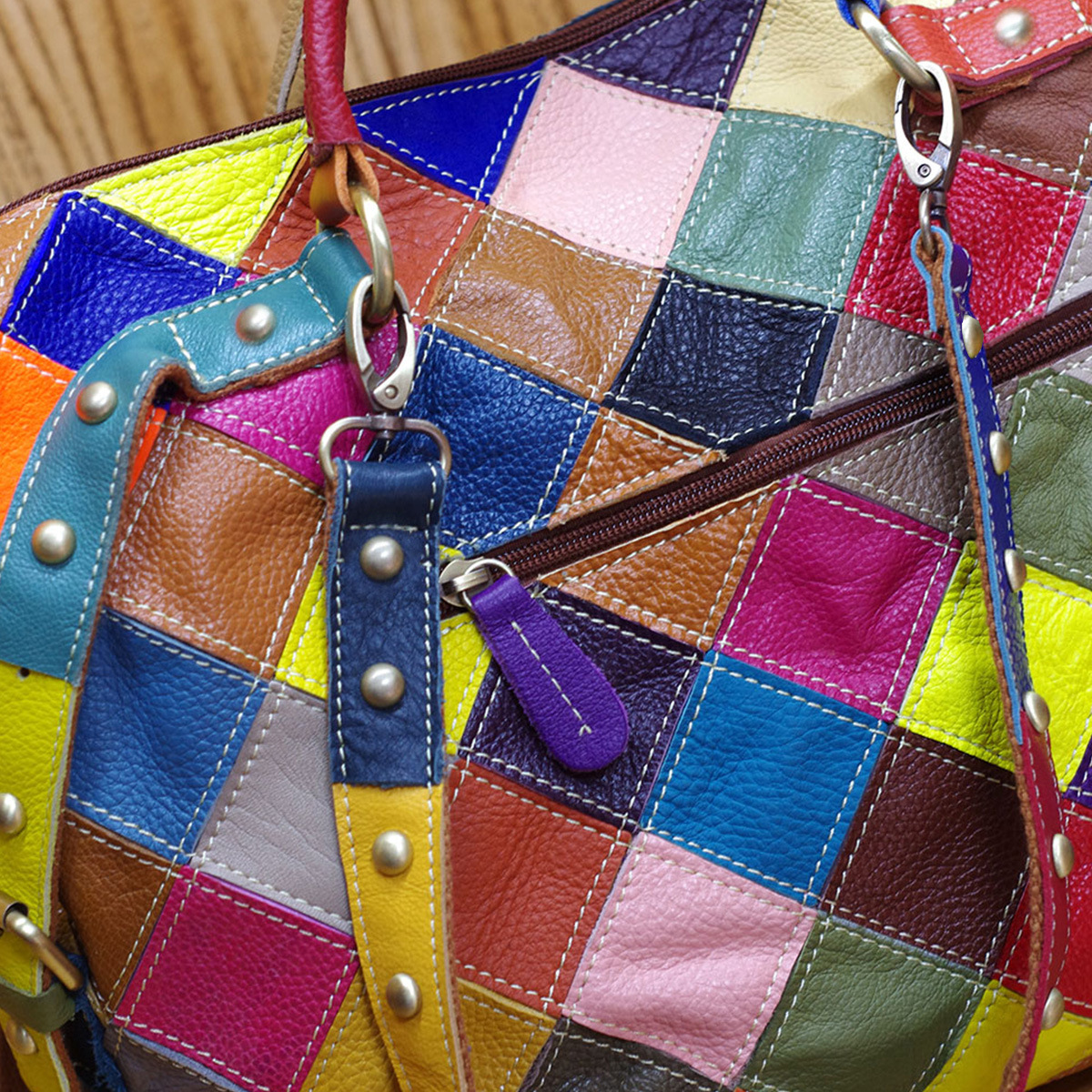 Women's Gender Women's Medium Leather Color Block Argyle Vintage Style Square Zipper Handbag
