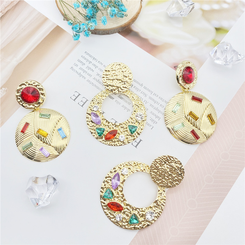 Fashion Geometric Heart-shaped Alloy Rhinestone Earrings display picture 5