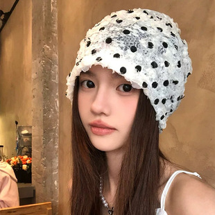 �n�沨�c�ٽz��ɫ�U�հ��^ñ���ı���͸��Ѷ�ñ�r�����e�ٴ���ñ