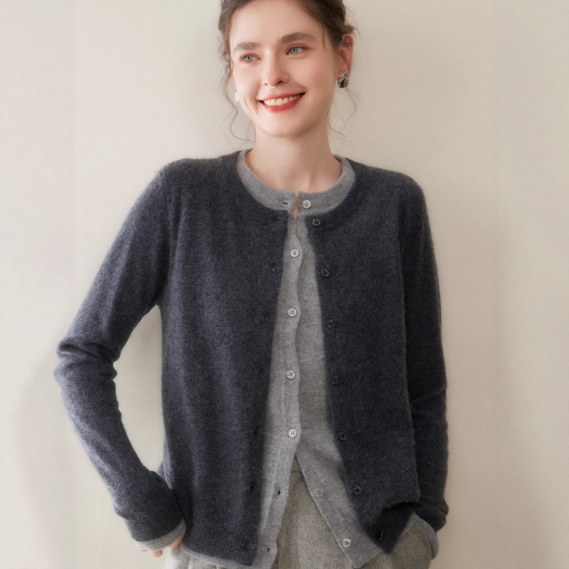 Lazy Style Sweater Jacket Autumn and Winter Women's Mountain Contrast Color Slim Cashmere Knitted Cardigan Fake Two-Piece Top Loose New Style Lazy Style Sweater Jacket Autumn and Winter Women's Mountain Contrast Color Slim Cashmere Knitted Cardigan Fake Two-Piece Top Loose New Style