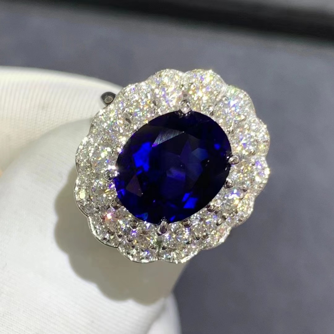 Cultivo con incrustaciones de zafiro 4.59 quilates de oro 9K con certificado GRC International Joyas reales simples