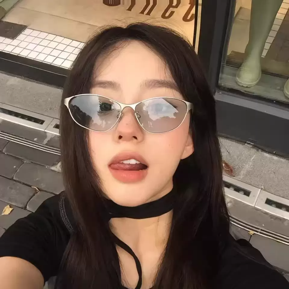 新款户外凹造型时尚太阳镜女未来科技感金属猫眼墨镜质感高级太阳