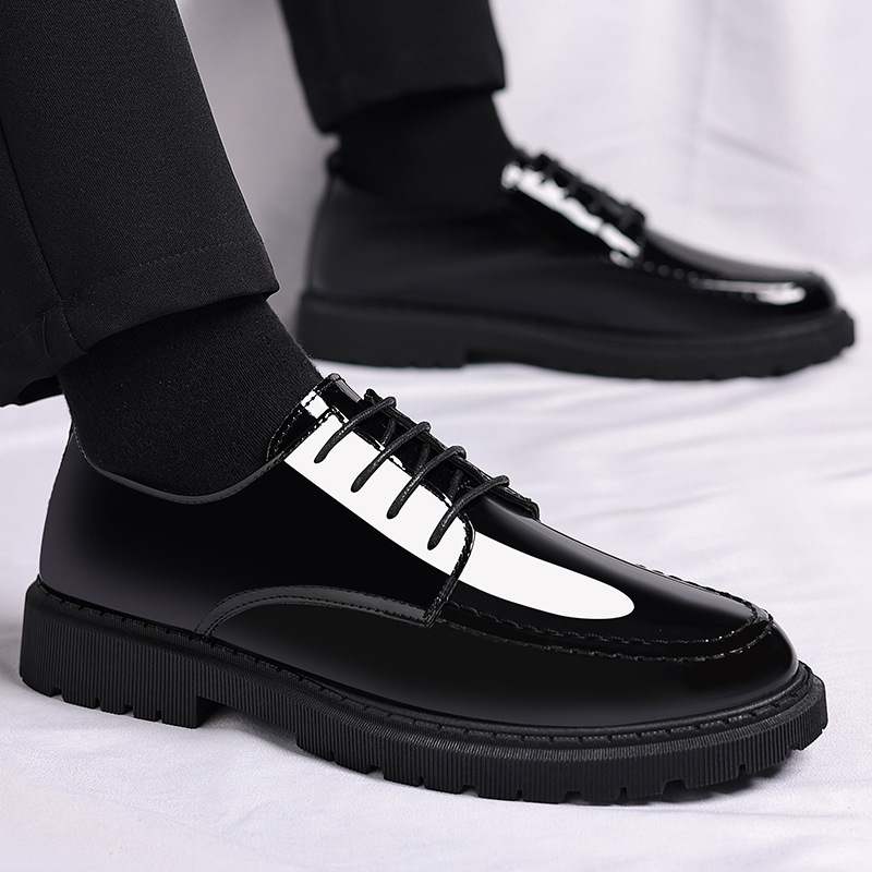 2025 nuevos zapatos de cuero brillante transfronterizos para hombres, zapatos de cuero británicos casuales de negocios, zapatos Lofu para hombres, trajes invisibles, zapatos de aumento de altura