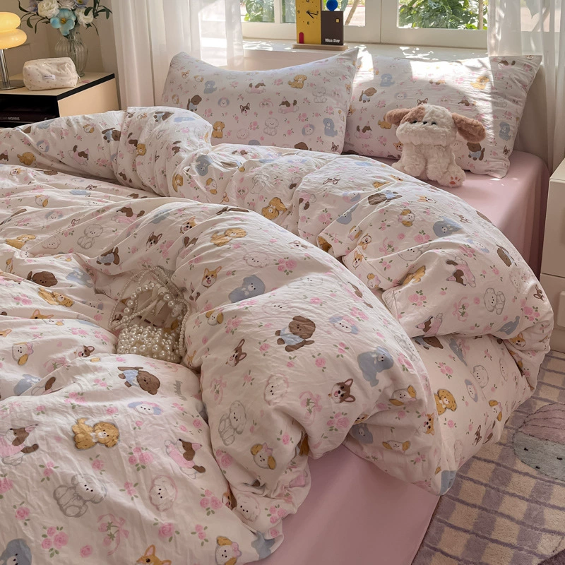Набор простыней (Hello Kitty) 3–4 предмета, разные принты, размеры 150/180/200/120/150 см