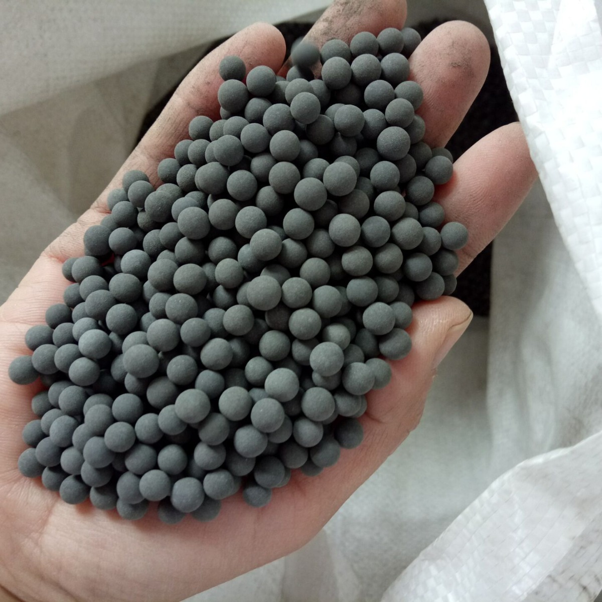 现货批发麦饭石球负离子陶瓷球淋浴过滤除氯沐浴养鱼绿植盆栽透气