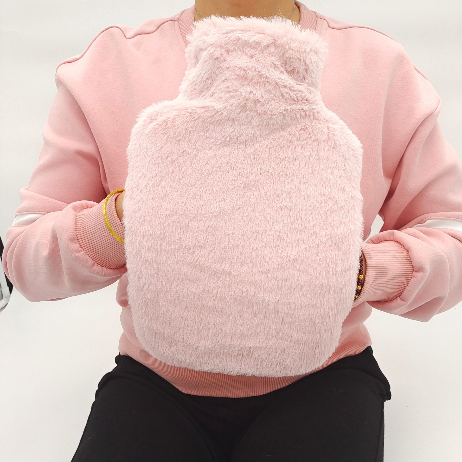 En stock lindo en forma de corazón mano más caliente bolsa de agua portátil creativo llenado de inyección de agua bolsa de agua caliente moda portátil bolso caliente al por mayor