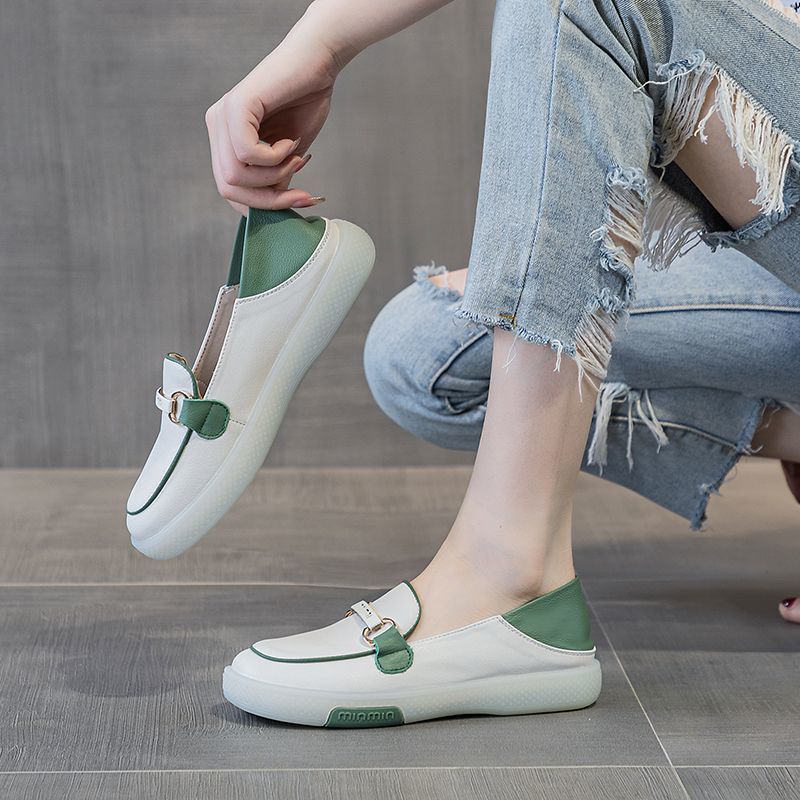 Zapatos casuales de cuero suave con suela plana 2026 nuevos zapatos blancos para viajar al trabajo, zapatos de mujer cómodos con un pie