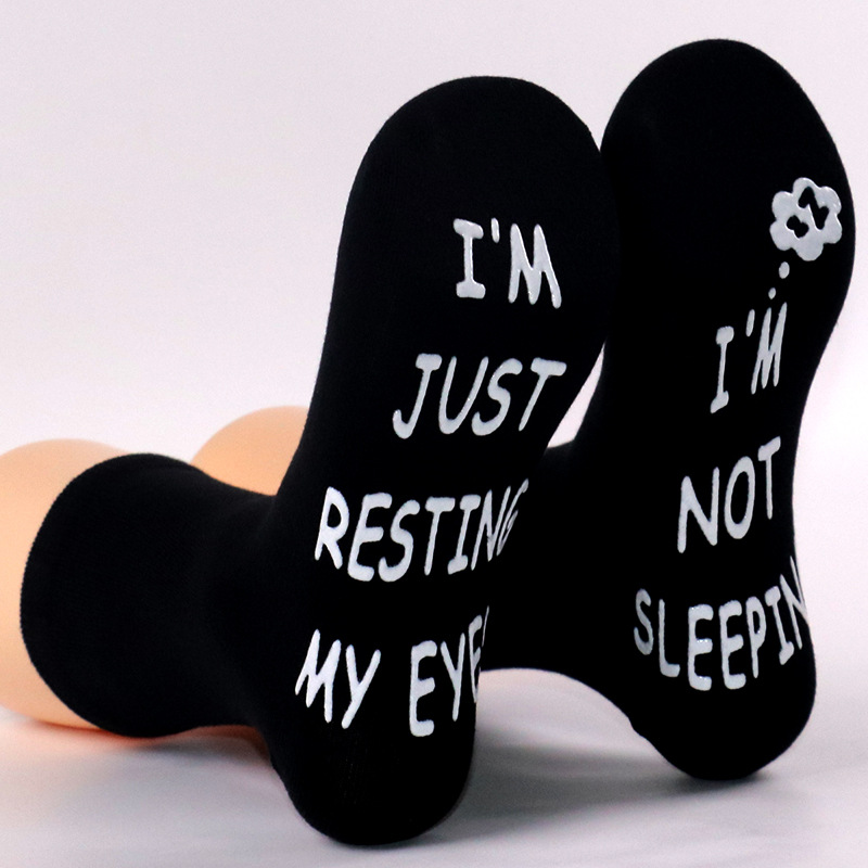 En stock europeo y americano transfronterizo Venta caliente calcetines de media pantorrilla de algodón letras creativa de suela antideslizante dispensación calcetines de piso calcetines divertidos