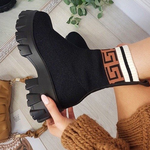 Εμπορία Μπότες Μαύρης Μάρτιν μεγάλου μεγέθους για γυναίκες φθινόπωρο και χειμώνα Νέο στυλ Fly πλεκτές στρογγυλές κεφαλές με μανίκια πολυουρεθάνης κάλτσες_voghion.com