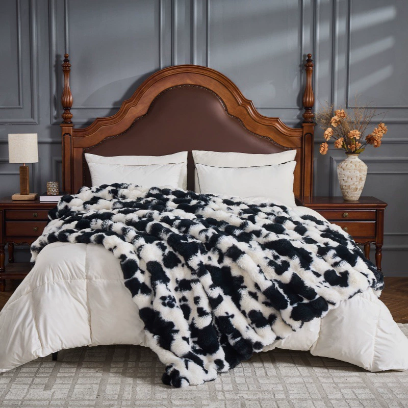 Duvet double-sided sofa blanket, thickened imitation rabbit fur bubble plush, multi-size