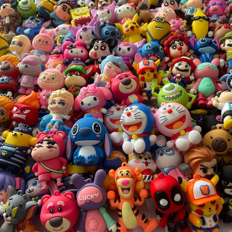 地摊夜市摆摊大号公仔网红潮玩公仔跑量手办玩具PVC立体卡通玩偶