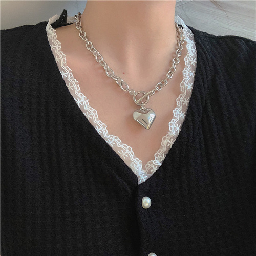Niche Design Instagram-Worthy Heart-Shaped Pendant Clavicle Chain with OT Clasp | Internet-Famous Hip-Hop Disco-Ready Cold-Style Heart Necklace for Women