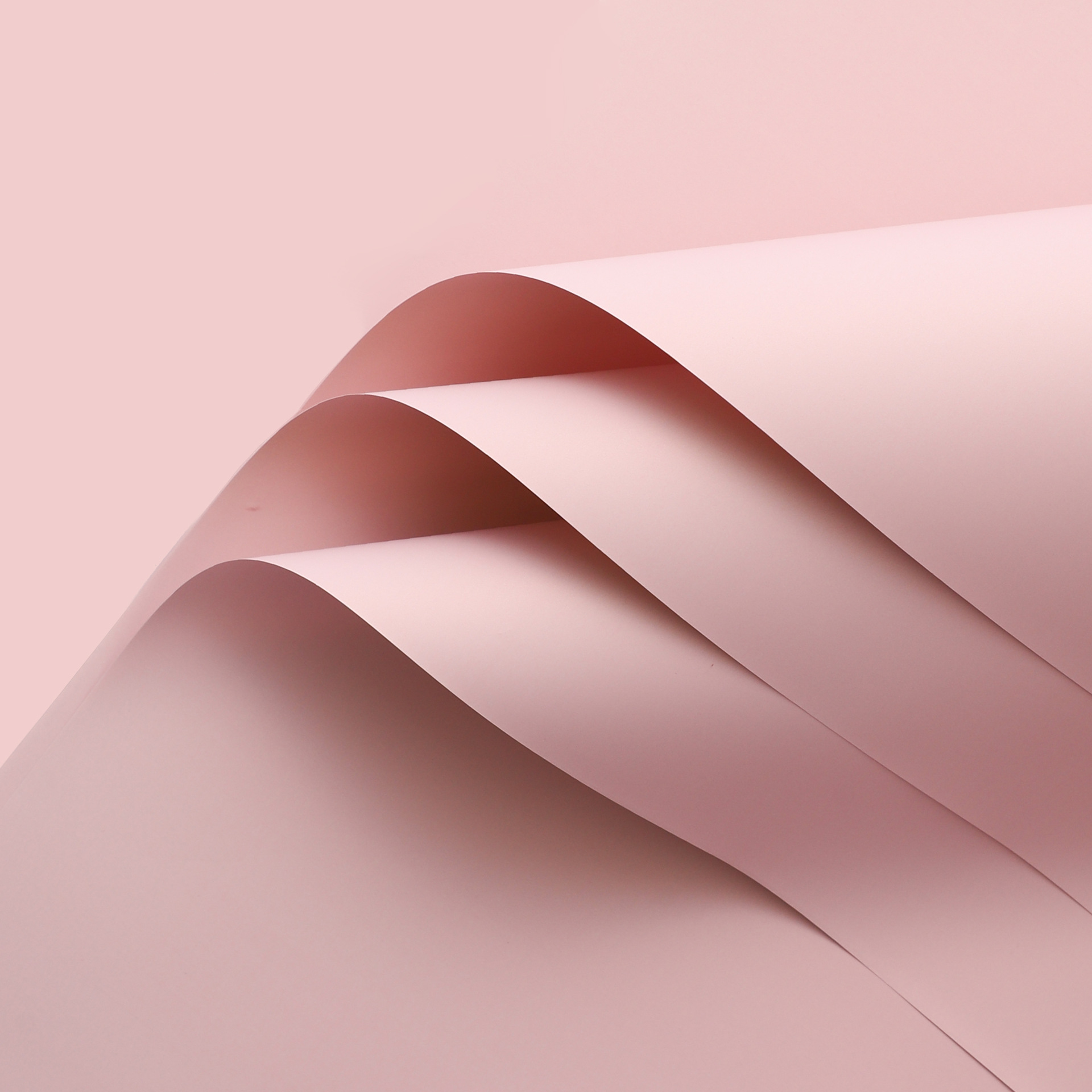 Papel de moda flores materiales floristas pequeños paquetes de flores al por mayor papel de embalaje de película mate espesa en stock